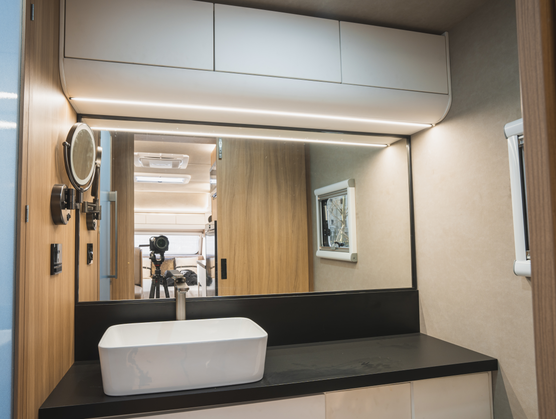 HQ19 White Bathroom Cabinet