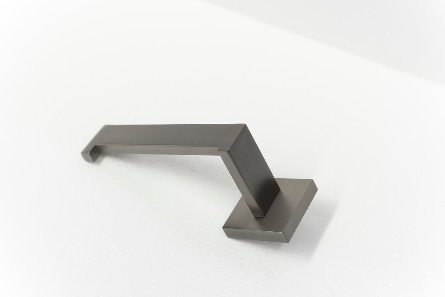 "L" bracket for HQ12, bathroom door