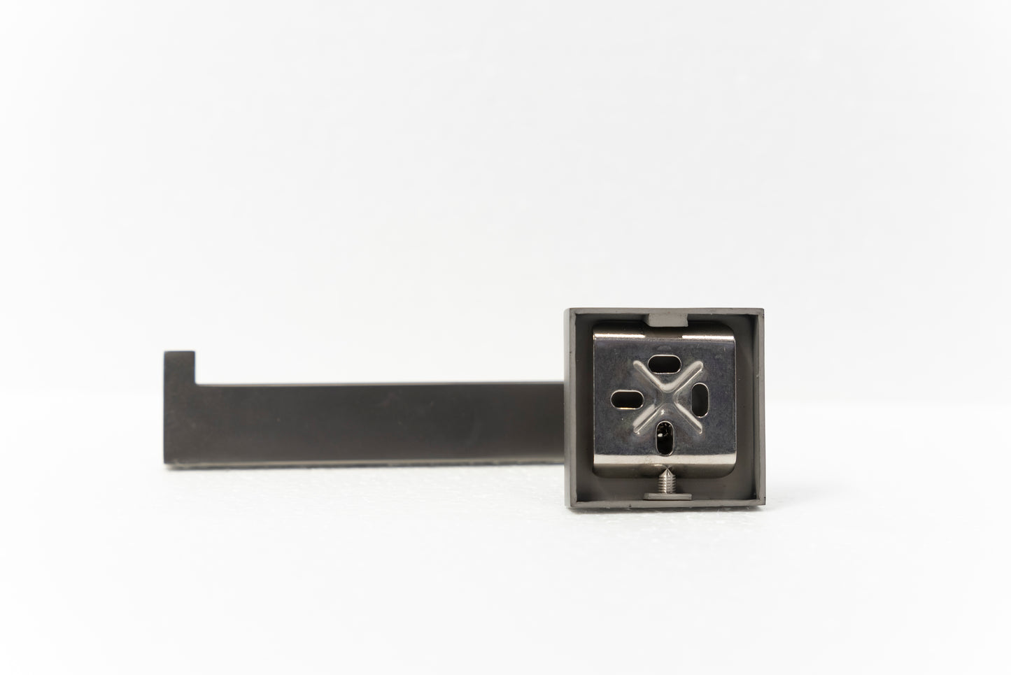 "L" bracket for HQ12, bathroom door