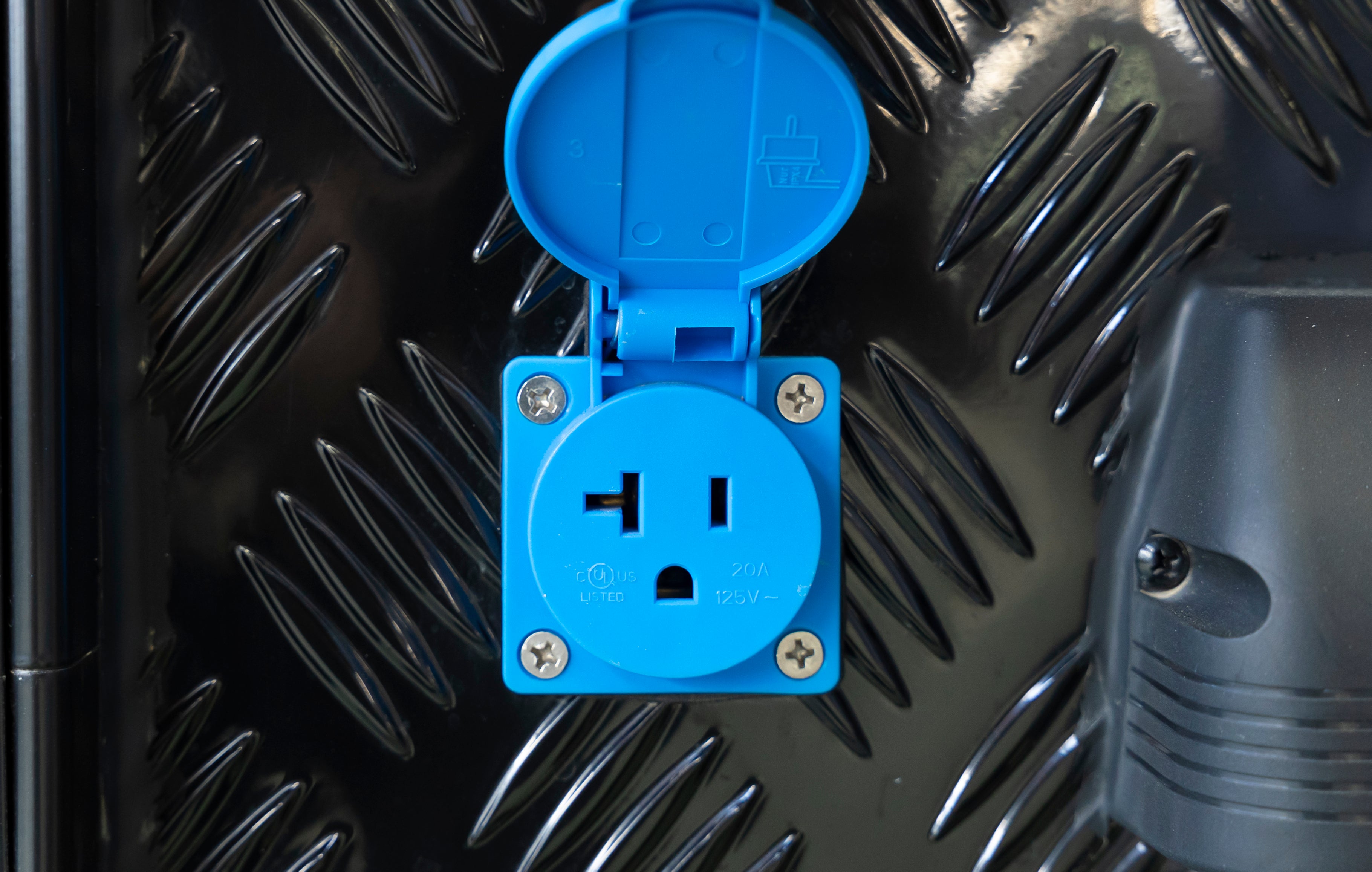 Uchen 20A-125V (blue)