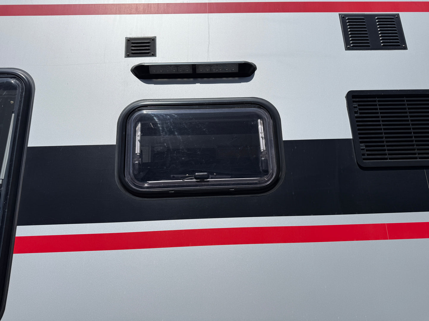 Blackseries Window (Include Window Shade) - 18 7/8 × 11 Inch + 2 Window Struts for Dual Pane Windows -6 Inch | Fits HQ17 | 2022 Model Or Newer