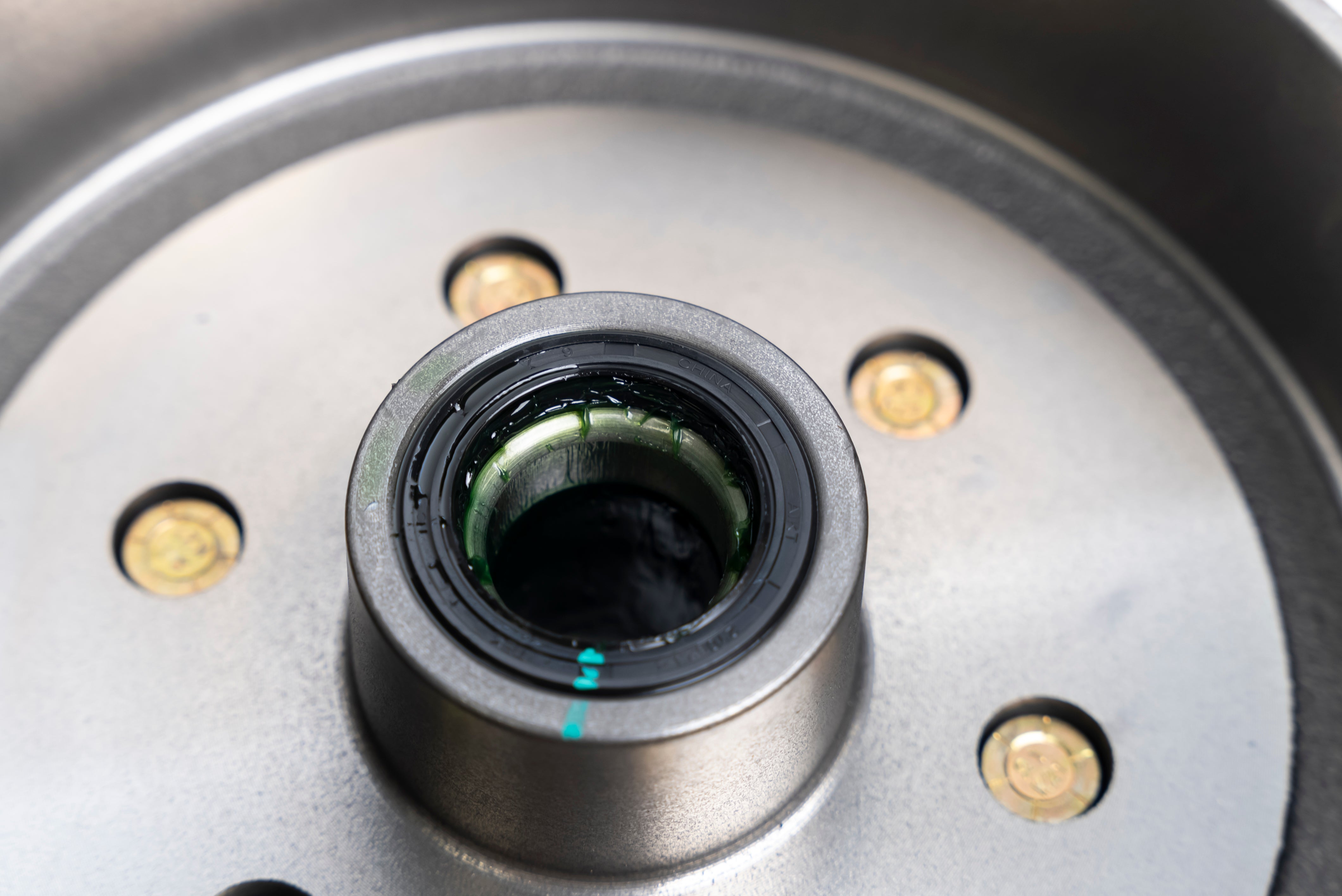 Brake Drum Hub (Come Fully Greased with Two bearings)